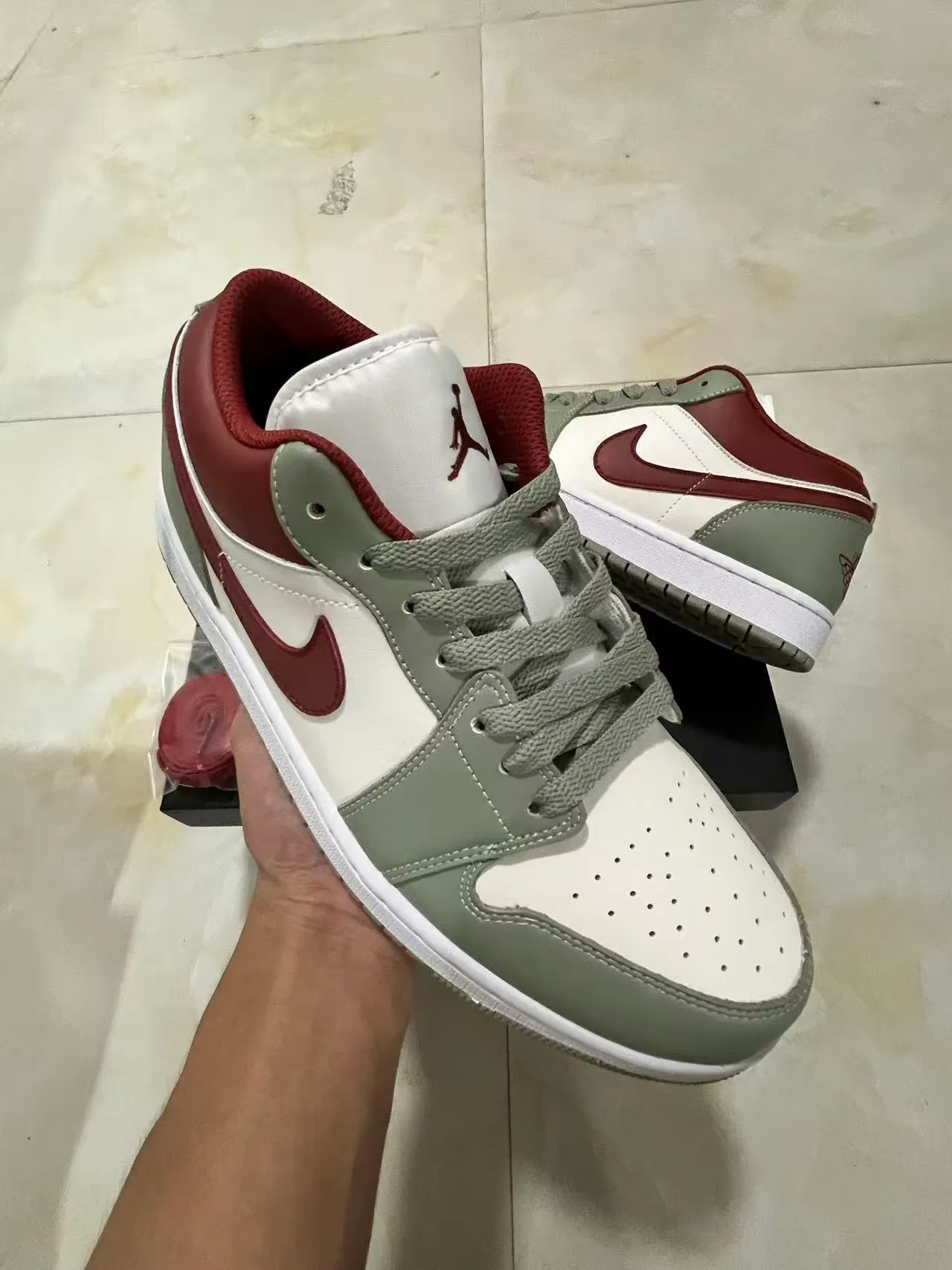 Nike Green Burgundy Low-Top Silhouette Multi-Panel Leather Construction Lifestyle Sneakers 2