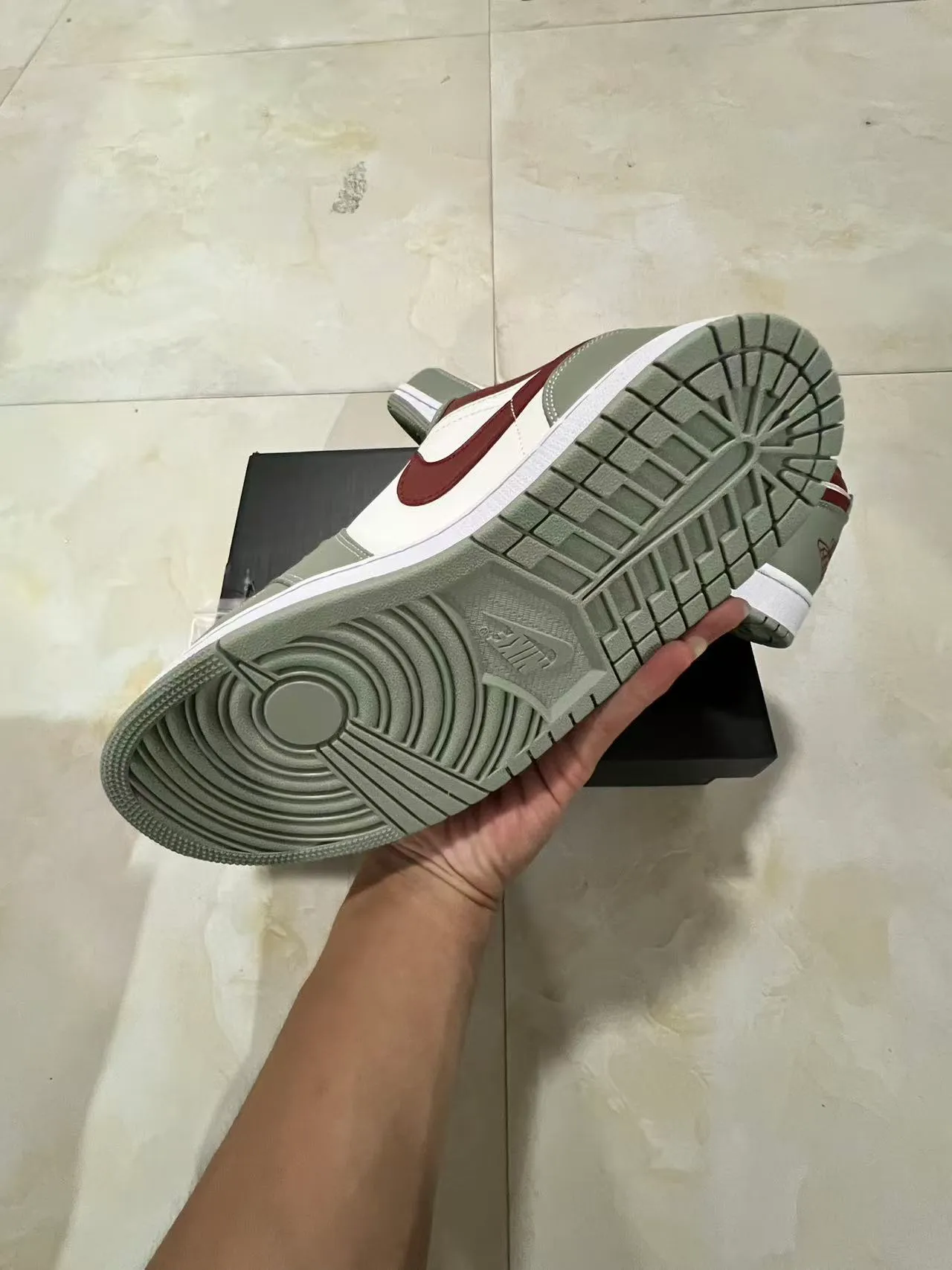 Nike Green Burgundy Low-Top Silhouette Multi-Panel Leather Construction Lifestyle Sneakers 6