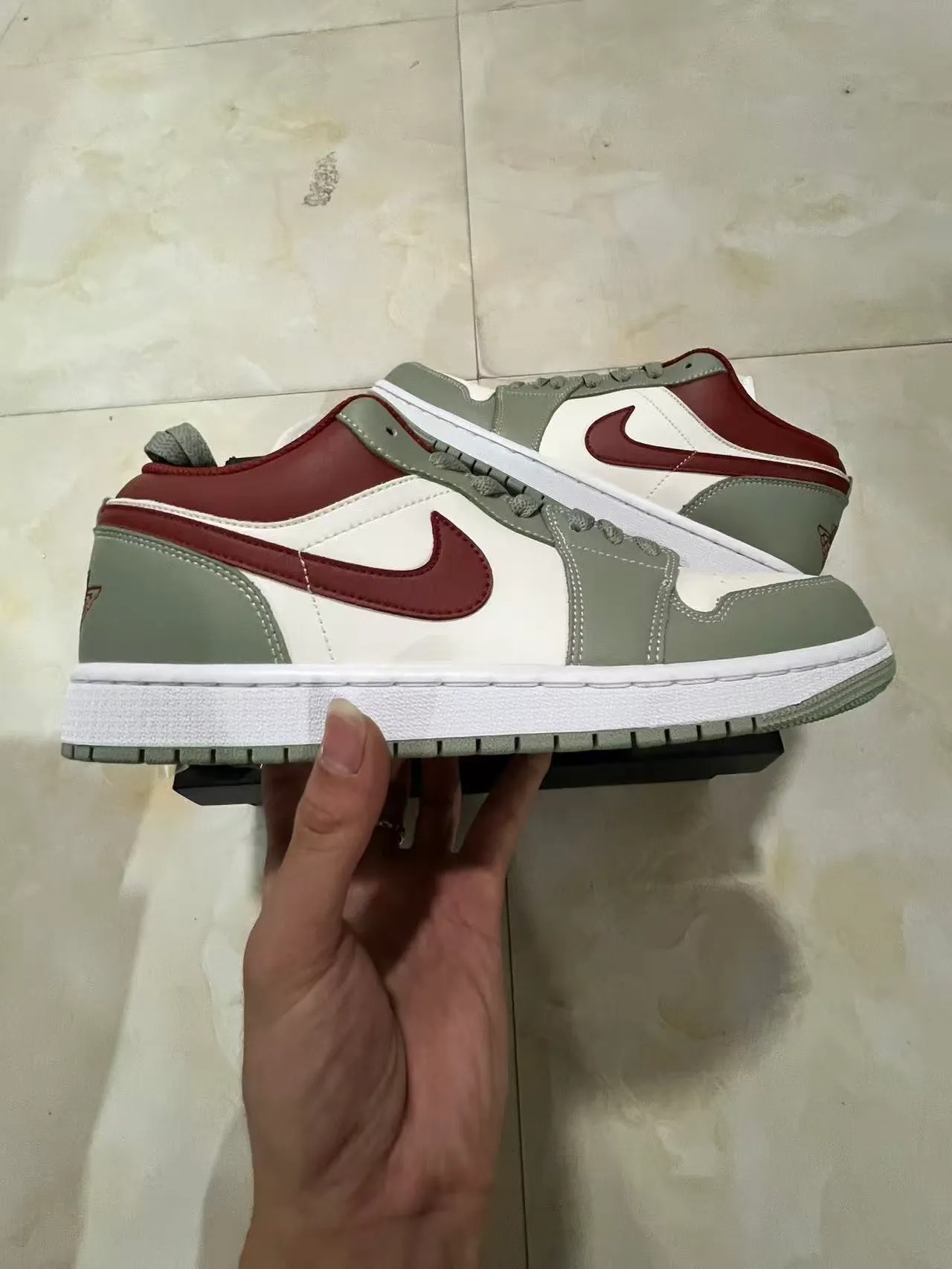 Nike Green Burgundy Low-Top Silhouette Multi-Panel Leather Construction Lifestyle Sneakers 7