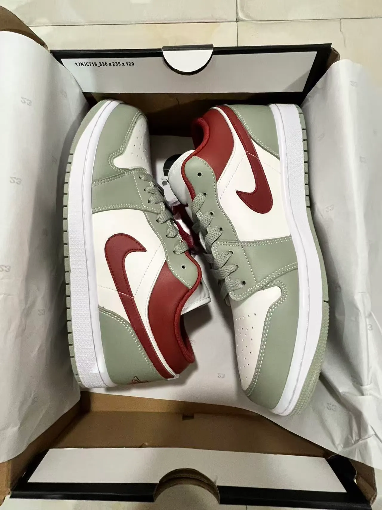 Nike Green Burgundy Low-Top Silhouette Multi-Panel Leather Construction Lifestyle Sneakers 9