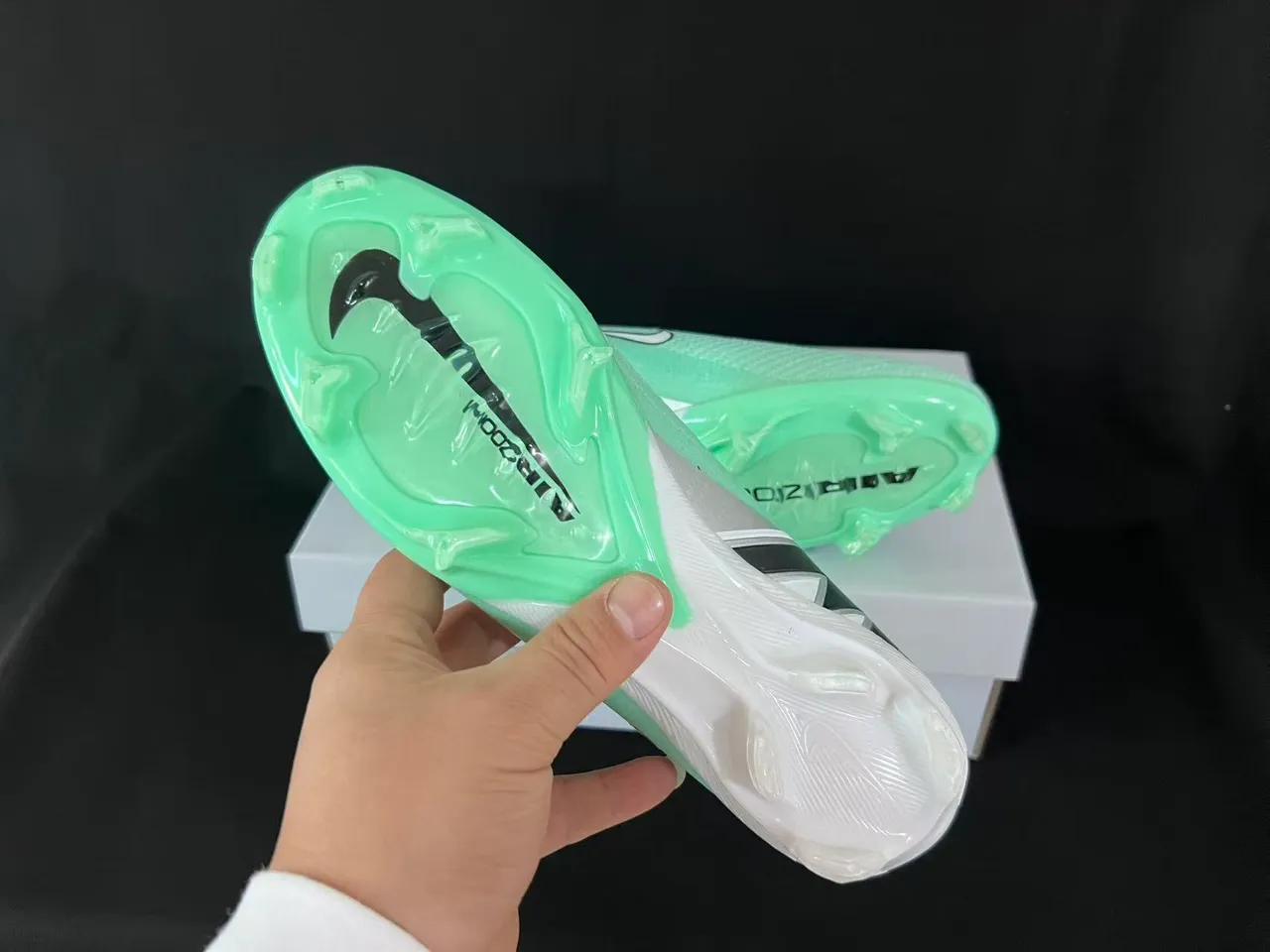 Nike Green White Knit Sock-Fit Upper Molded Conical Studs Firm-Ground Soccer Shoes 2