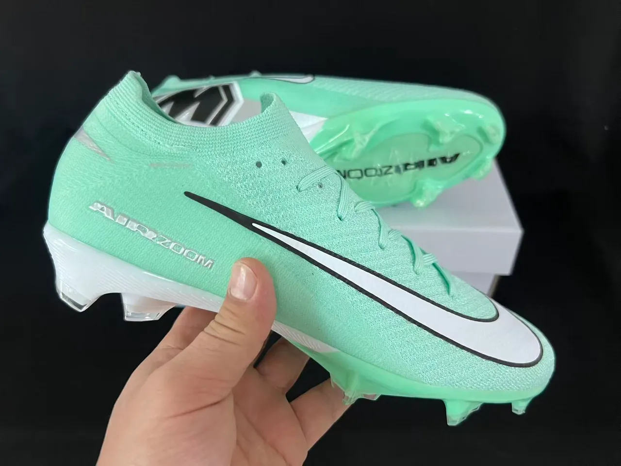 Nike Green White Knit Sock-Fit Upper Molded Conical Studs Firm-Ground Soccer Shoes 6