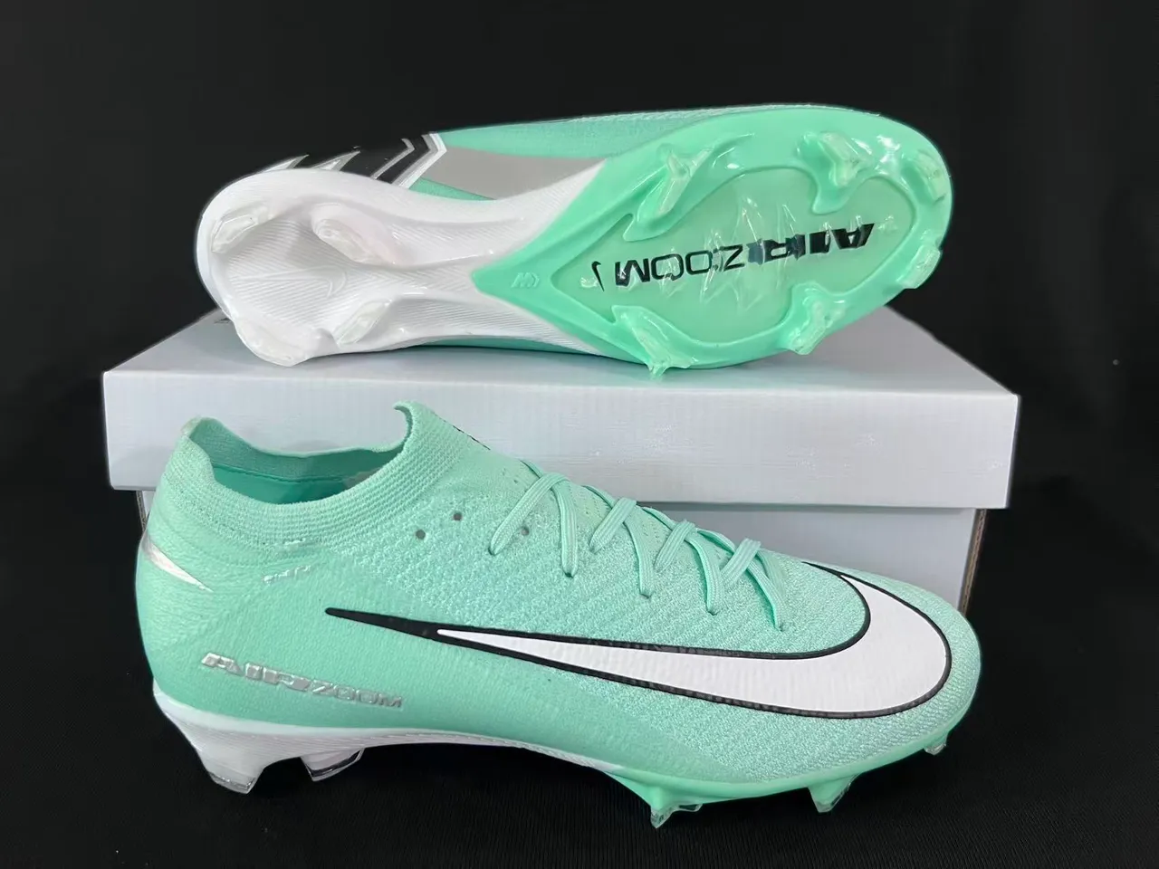 Nike Green White Knit Sock-Fit Upper Molded Conical Studs Firm-Ground Soccer Shoes 7