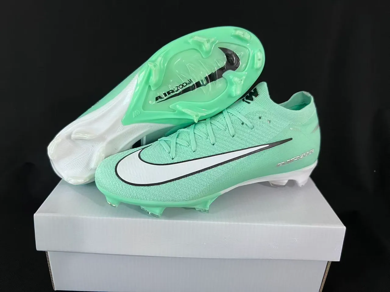 Nike Green White Knit Sock-Fit Upper Molded Conical Studs Firm-Ground Soccer Shoes 8