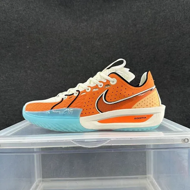Nike GT Cut برتقالي أبيض أسود أحذية كرة السلة 2