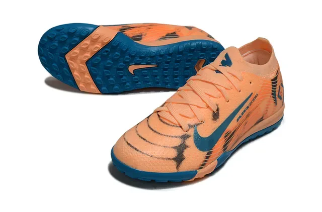 Nike برتقالي أزرق كيت أب جرافيك برينت تيرف أحذية كرة القدم 5