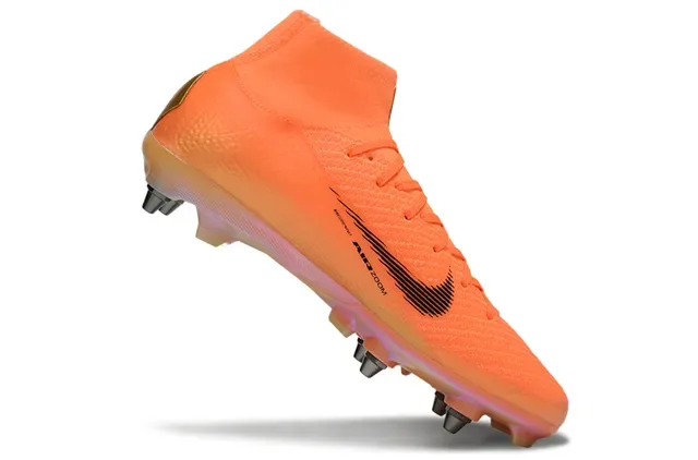 Nike Bottines de football hautes en maille orange doré semelle translucide irisée crampons pour sol ferme 2