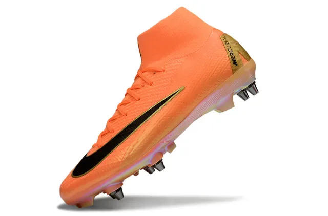 Nike Bottines de football hautes en maille orange doré semelle translucide irisée crampons pour sol ferme 3