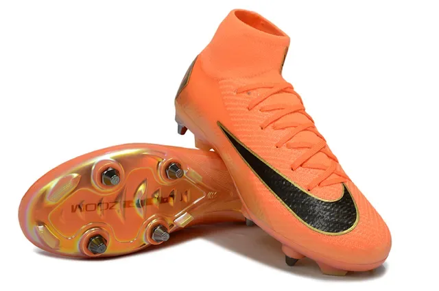 Nike Bottines de football hautes en maille orange doré semelle translucide irisée crampons pour sol ferme 4