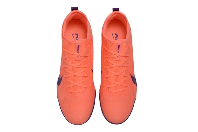 Nike أحذية كرة القدم تيرف برتقالي وبنفسجي أعلى خيط كولار منخفض 2