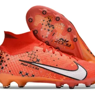Nike حذاء كرة القدم برتقالي وأبيض مع كولار ساك فت وتدابير كونيكال للأرض الصلبة