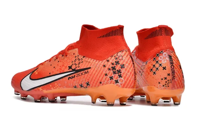 Nike Chaussures de football orange et blanc à col sock-fit, crampons coniques et surface ferme 4