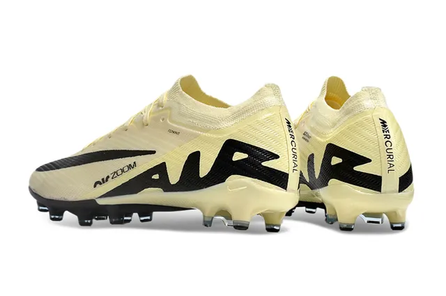 Nike Phantom GT Beige Black Upper Tricot Col de Chaussette Basse Terrain Firme Chaussures de Football 4
