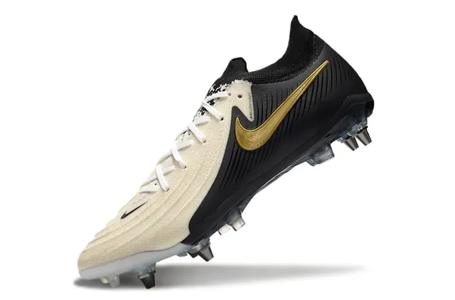 Nike Phantom GT Preto Dourado Upper Tricô Assimétrico Acento Swoosh Firm-Ground Sapatos de Futebol 3