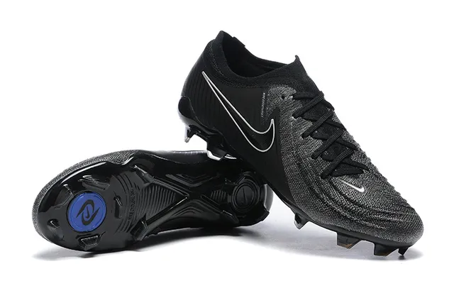 Nike Phantom GT Black Silver Low-Cut Knit Upper Asymmetrical Lacing Firm-Ground Soccer Shoes 2