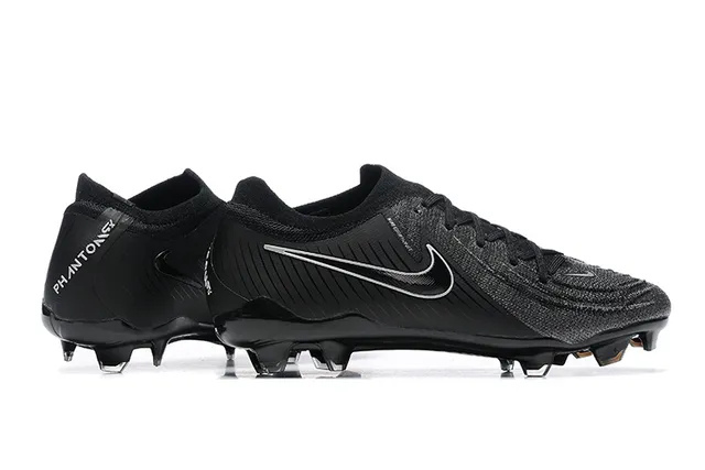 Nike Phantom GT Black Silver Low-Cut Knit Upper Asymmetrical Lacing Firm-Ground Soccer Shoes 3