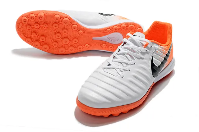 Nike Phantom GT Blanc et Orange Haut Texturisé Synthétique Avant-pied Matelassé Chaussures de Football pour Pelouse Artificielle 16