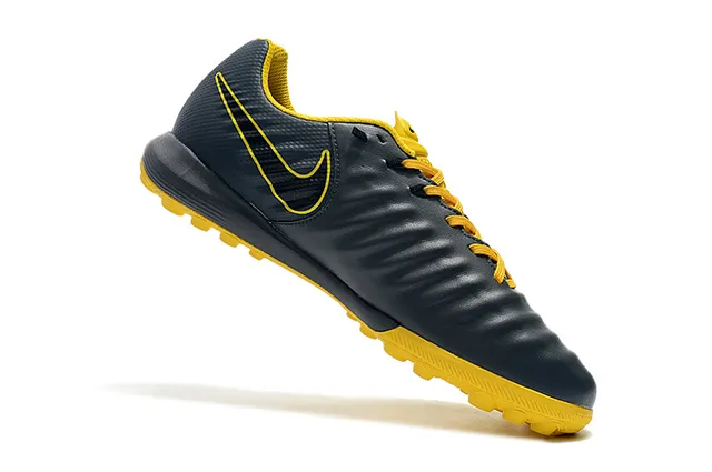 Nike Phantom GT Blanc et Orange Haut Texturisé Synthétique Avant-pied Matelassé Chaussures de Football pour Pelouse Artificielle 22