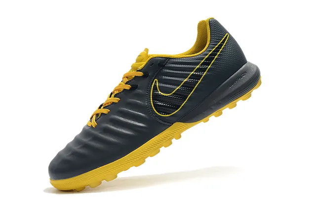 Nike Phantom GT Blanc et Orange Haut Texturisé Synthétique Avant-pied Matelassé Chaussures de Football pour Pelouse Artificielle 23