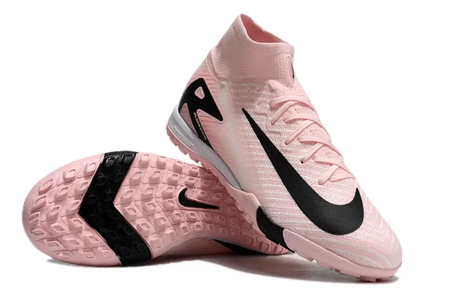 Nike Chaussures de football turf à col de chaussette ajustable en tricot texturé haut en rose et noir 3