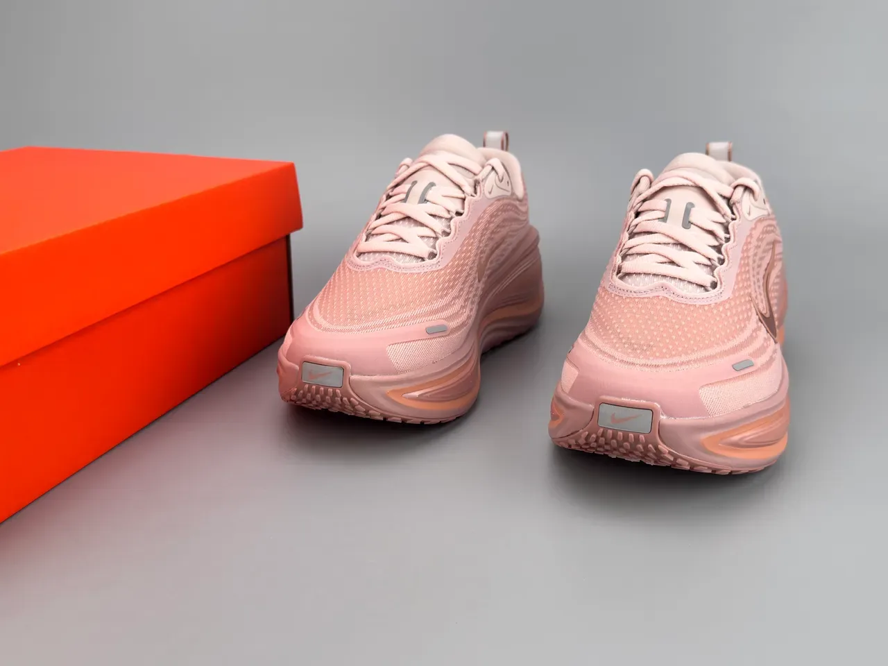 Nike Pink Engineered Knit Upper Wave-Layered Midsole Running Shoes 3