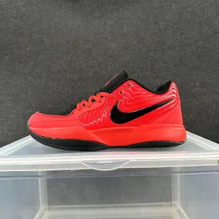 Nike लाल और काला चमकदार सिंथेटिक ऊपरी Swoosh ओवरले लाइफस्टाइल स्नीकर्स