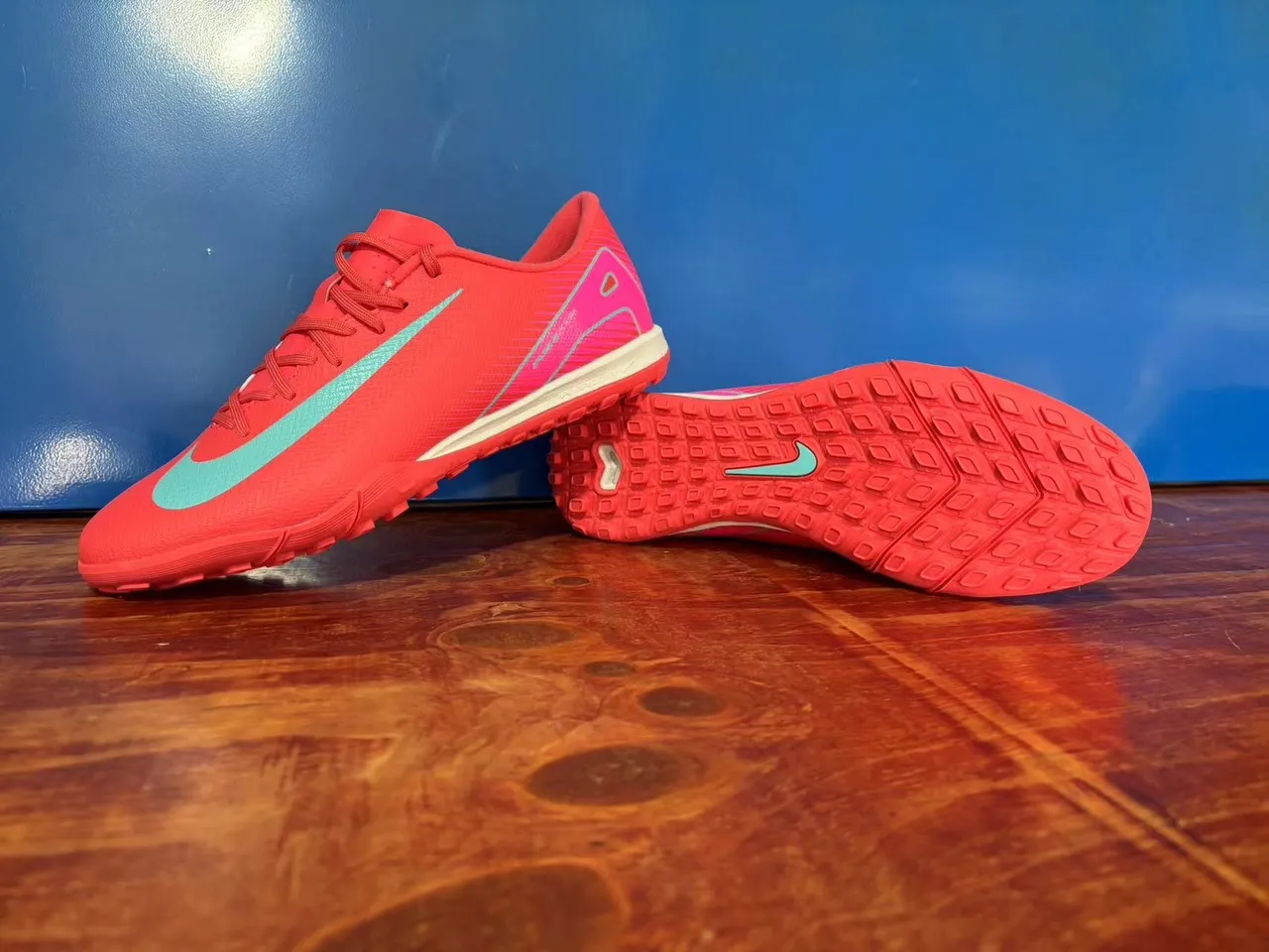 Nike Vermelho Rosa Low-Cut Sintético Superior Texturizado Malha-Like Knit Tênis de Futebol Indoor 2