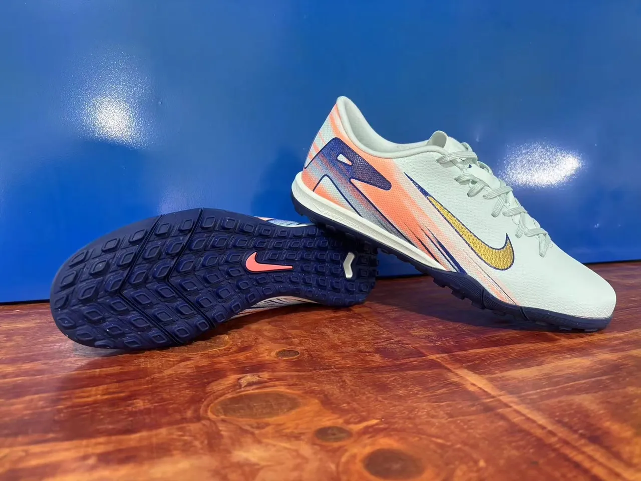 Nike Vermelho Rosa Low-Cut Sintético Superior Texturizado Malha-Like Knit Tênis de Futebol Indoor 5