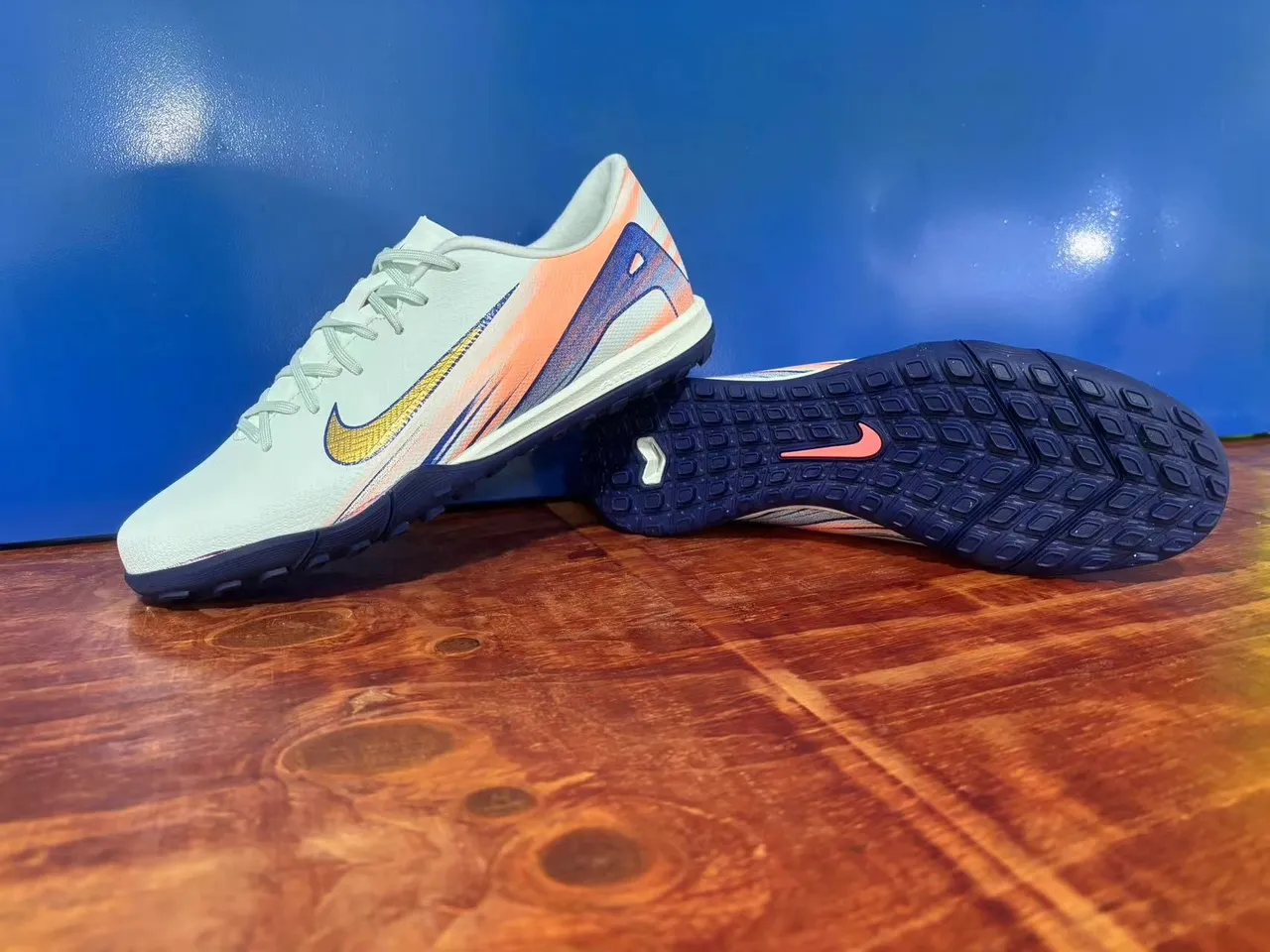 Nike Vermelho Rosa Low-Cut Sintético Superior Texturizado Malha-Like Knit Tênis de Futebol Indoor 6