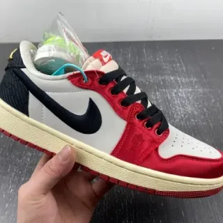Nike লাল সাদা কালার-ব্লকড স্যাটিন-টেক্সচার্ড প্যানেল লাইফস্টাইল স্নিকার
