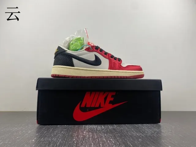 Nike Red White Color-Blocked Satin-Textured Panel Lifestyle Sneakers 14