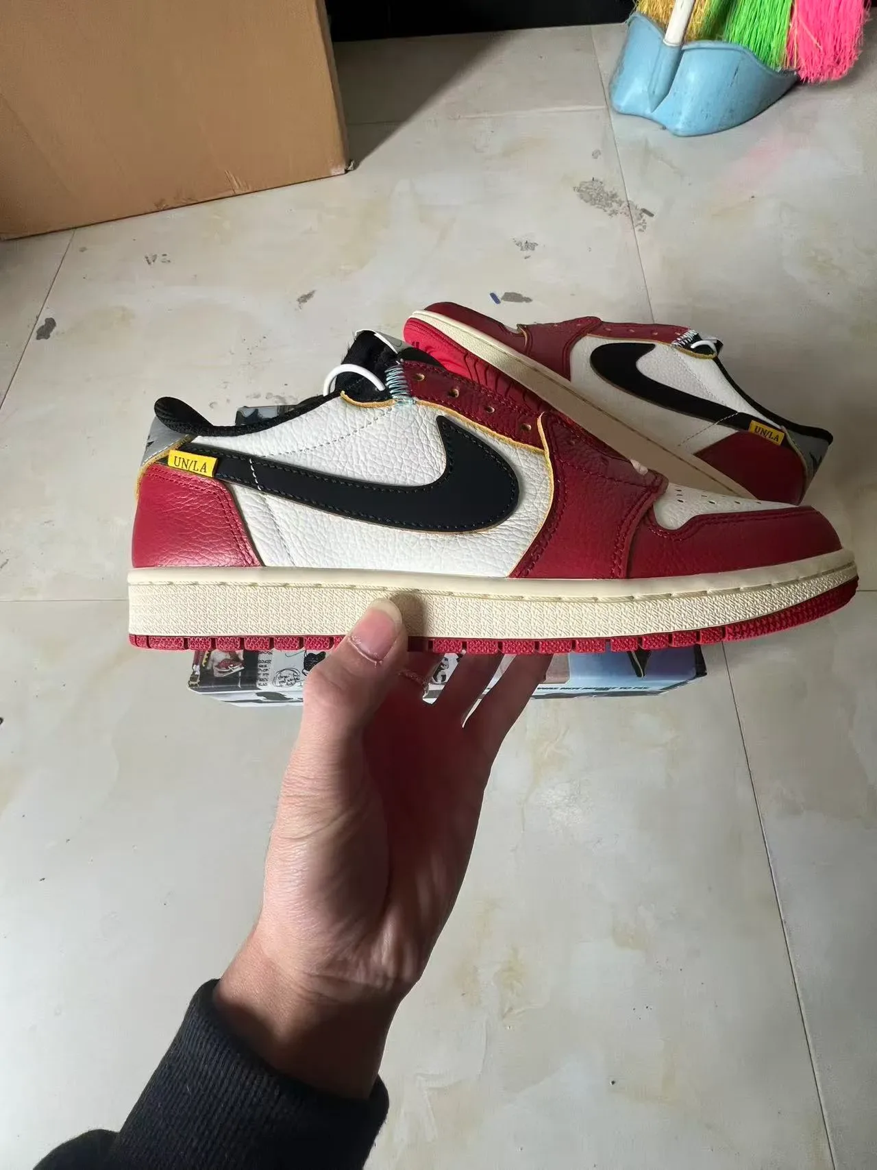 Nike Red White Low-Top Silhouette Pebbled Leather Upper Lifestyle Sneakers 7