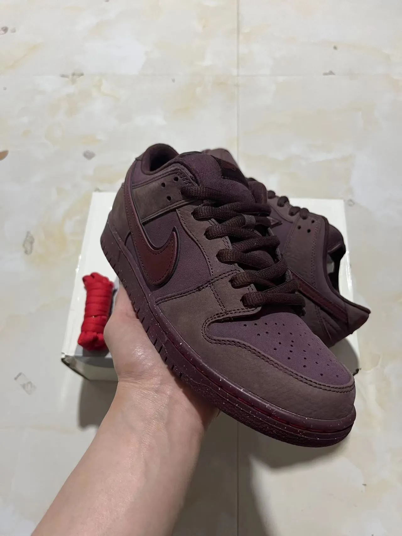 Nike SB Dunk Low Chaussures de skateboard bordeaux rouge couture 2