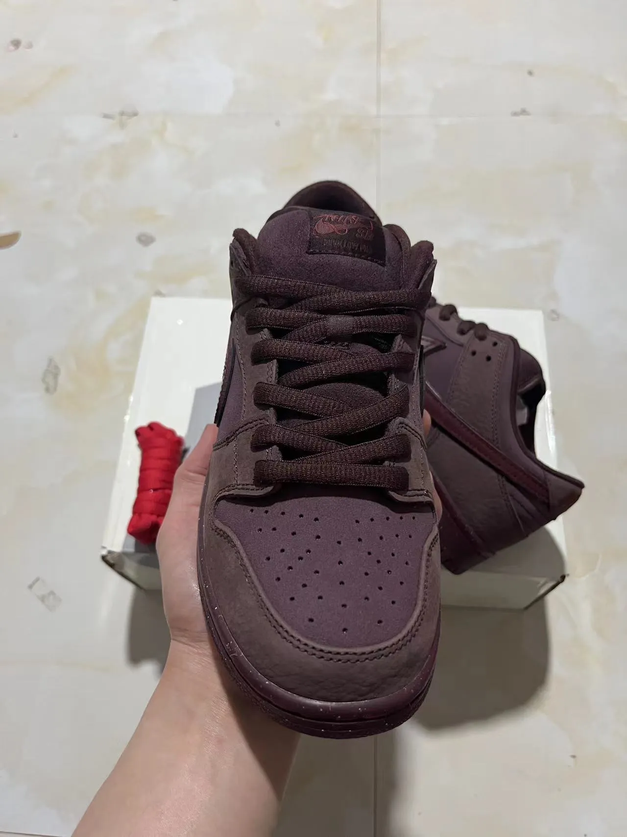 Nike SB Dunk Low Chaussures de skateboard bordeaux rouge couture 3