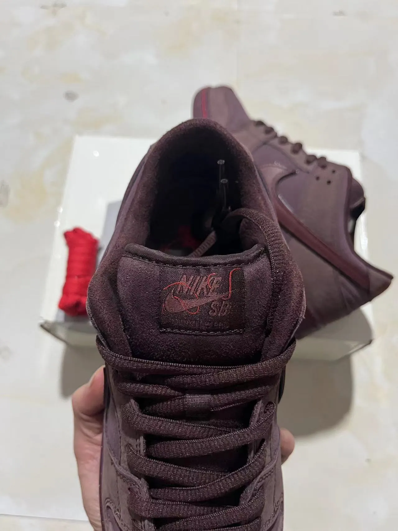 Nike SB Dunk Low Chaussures de skateboard bordeaux rouge couture 4