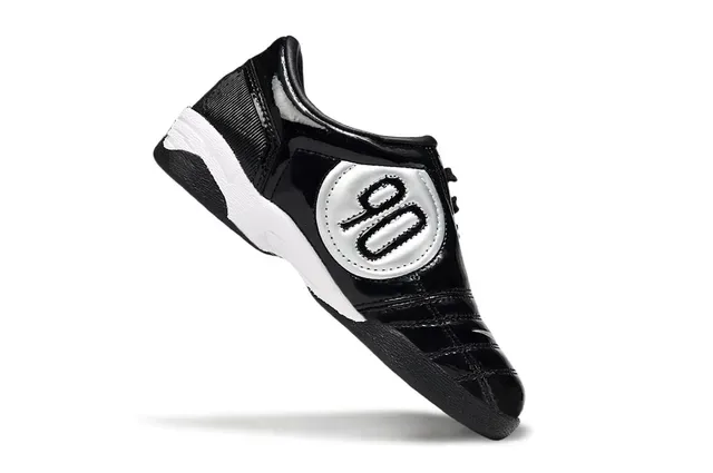 Nike Total 90 III أسود أبيض أصفر أحذية كرة القدم الداخلية 10