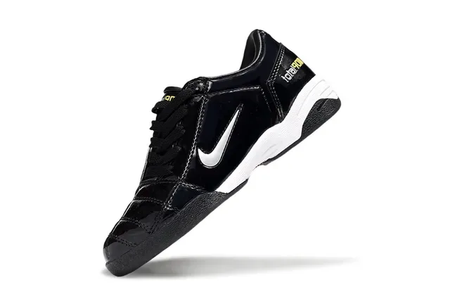 Nike Total 90 III أسود أبيض أصفر أحذية كرة القدم الداخلية 13