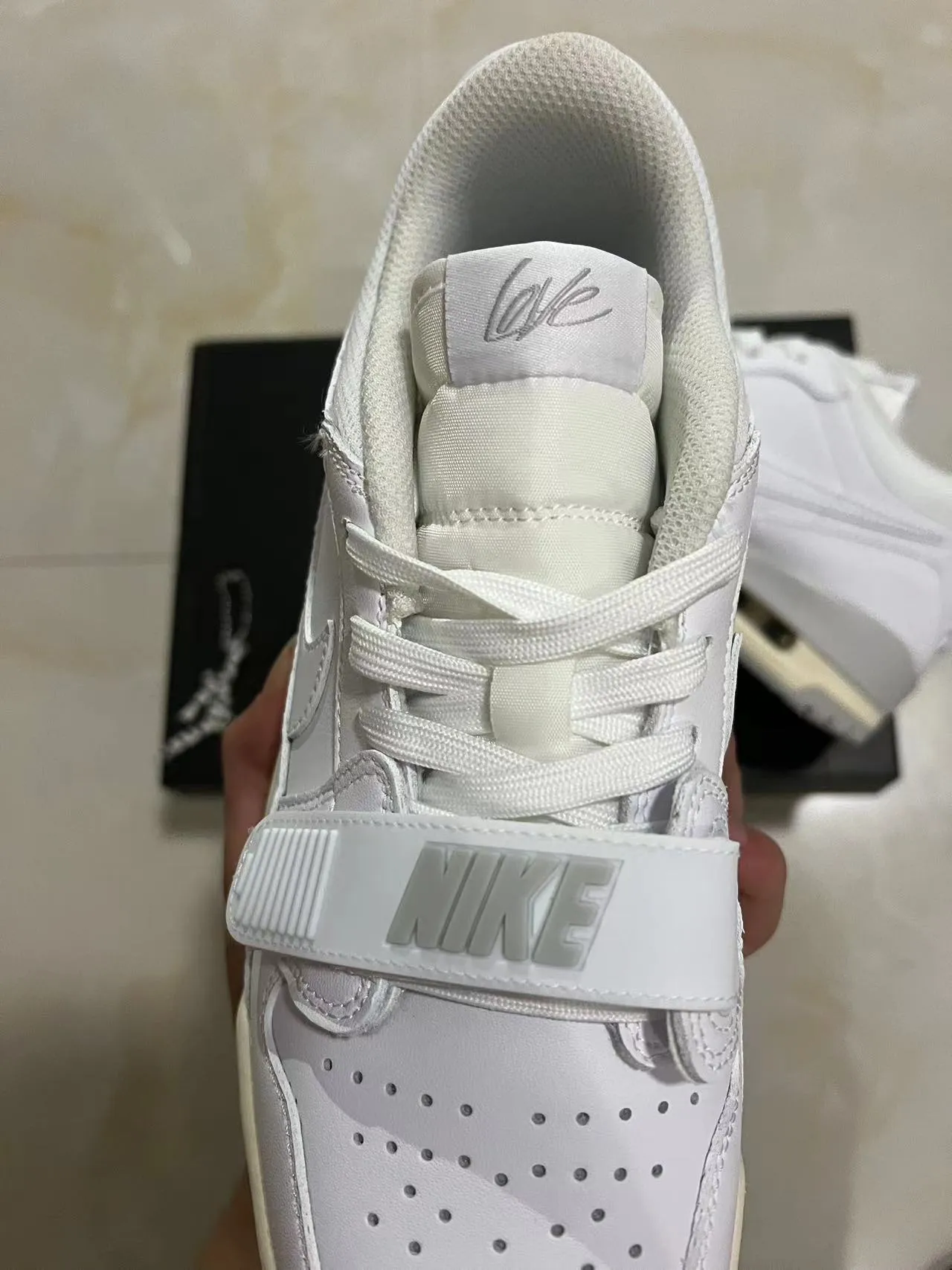 Nike White Beige Low-Top Dual-Closure Lifestyle Sneakers 4