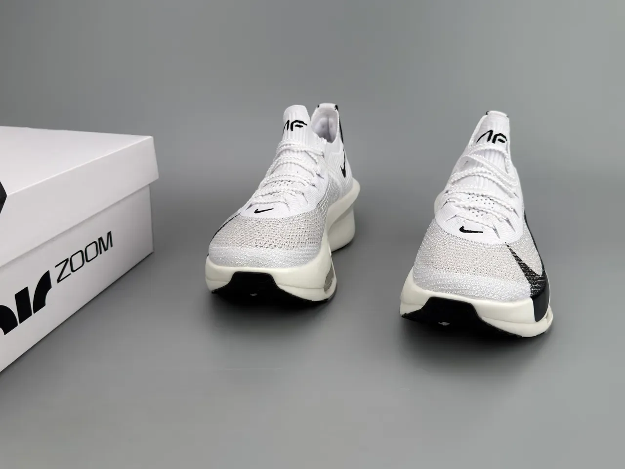 Nike White Black Knit Upper Visible Air Unit Running Shoes 3