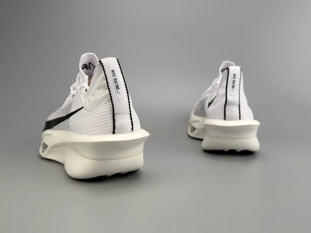 Nike White Black Knit Upper Visible Air Unit Running Shoes 6