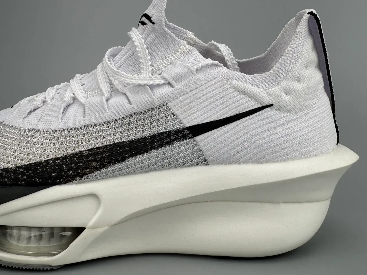 Nike White Black Knit Upper Visible Air Unit Running Shoes 7