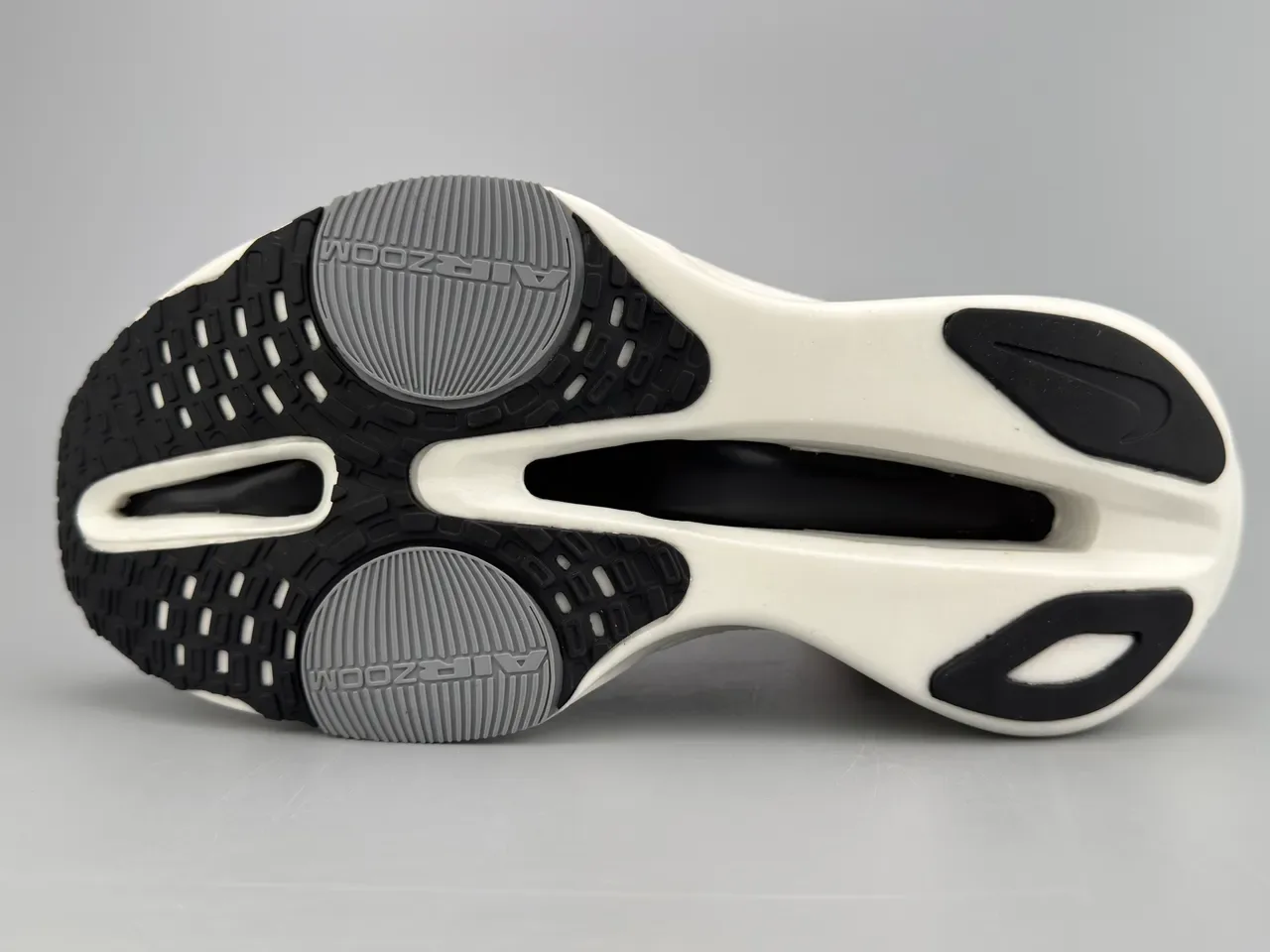Nike White Black Knit Upper Visible Air Unit Running Shoes 8