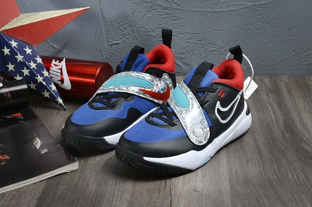 Nike White Black Laceless Dual-Strap Closure Molded Heel Pull Tab Basketball Shoes 6