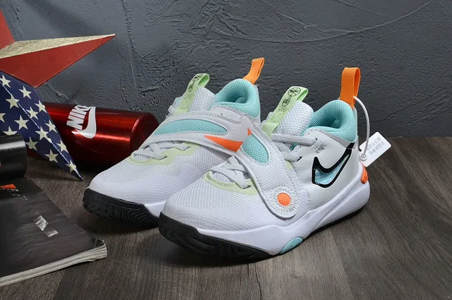 Nike White Black Laceless Dual-Strap Closure Molded Heel Pull Tab Basketball Shoes 8