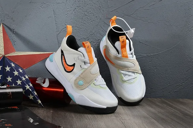 Nike White Black Laceless Dual-Strap Closure Molded Heel Pull Tab Basketball Shoes 20