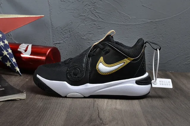 Nike White Black Laceless Dual-Strap Closure Molded Heel Pull Tab Basketball Shoes 22