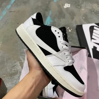 Nike White Black Low-Top Panelled Leather-Suede Lifestyle Sneakers