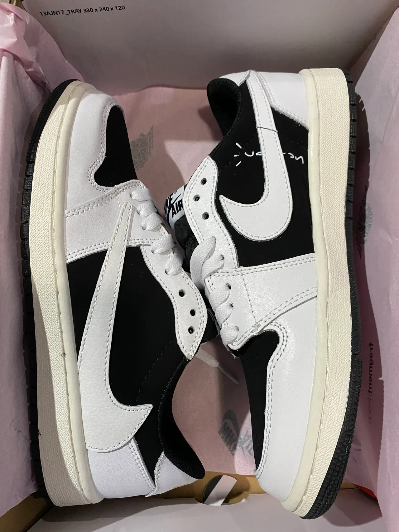 Nike Chaussures lifestyle basses à panneaux en cuir et daim blanc et noir 7