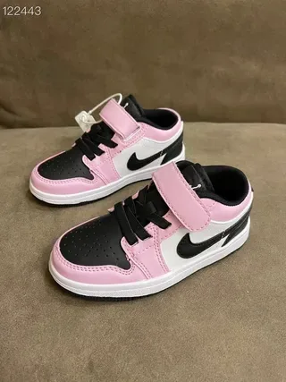 Nike White Black Low-Top Strap-Closure Lifestyle Sneakers 11