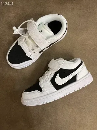 Nike White Black Low-Top Strap-Closure Lifestyle Sneakers 24